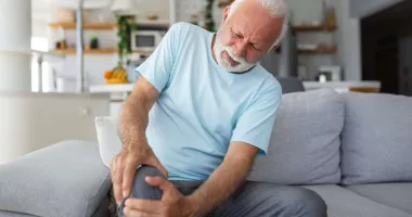 Stire din Sănătate : Semnele care arată că „apa la genunchi” nu este o problemă banală