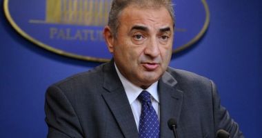 Stire din Economie : Distincție pentru prim-viceguvernatorul BNR