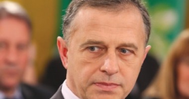 Stire din Politică-Administrație : Pesediștii cer schimbarea lui Geoană de la șefia Senatului