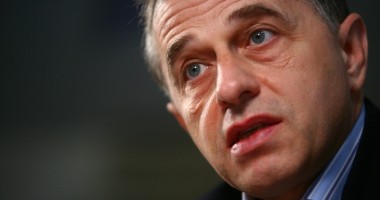 Stire din Politică-Administrație : Își face Geoană partid ?