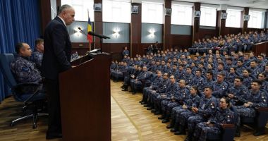 Stire din Cultură-Educație : Mircea Geoană a vizitat platforma de învățământ a Forțelor Navale Române