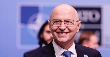 Stire din Politică-Administrație : Mircea Geoană: "Să fiu în conducerea NATO a fost onoarea vieţii mele"