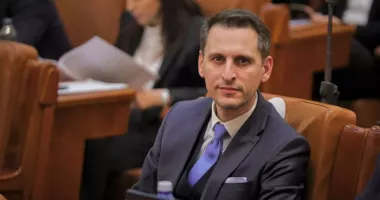 Stire din Politică-Administrație : Reacții din plan local după moțiune/ George Gima: PSD și AUR nu au niciun plan