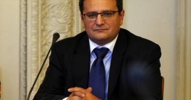 Stire din Politică-Administrație : Directorul SRI, audiat la Parlament