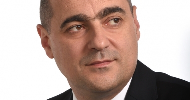 Stire din Politică-Administrație : "PNL este o echipă deschisă către mediul non-politic, deschisă către societatea civilă, către lumea afacerilor"