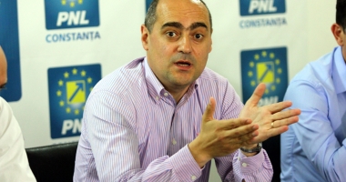 Stire din Politică-Administrație : Liberalii constănțeni joacă la două capete. Huțucă cu Orban și Muhscină cu Bușoi