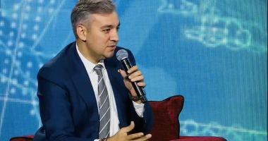 Stire din Economie : Niculescu: “România, pilon de stabilitate zonală prin proiectul cablului ce leagă Zona Caspică și Europa”