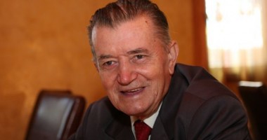Stire din Cultură-Educație : Trupul neînsuflețit al contraamiralului George Petre, depus la casa mortuară