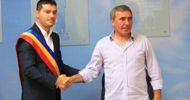 Primarul din Ovidiu, George Scupra,  i-a conferit titlul de cetățean de onoare lui Gheorghe Hagi - 4