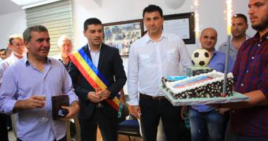 Primarul din Ovidiu, George Scupra,  i-a conferit titlul de cetățean de onoare lui Gheorghe Hagi - 3