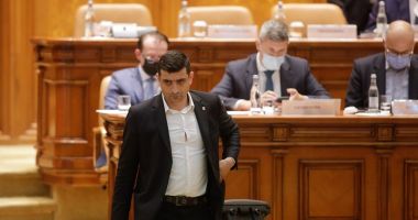 Stire din Politică-Administrație : Ziua moţiunii / George Simion: "Nu vom irosi nicio secundă pe Florin Cîţu. La revedere!"