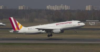 Stire din Sport : Fratele lui Schumacher, pe lista pasagerilor zborului Germanwings