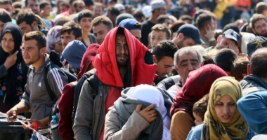 Parlamentul European cere accelerarea transferului refugiaților, mai ales a copiilor