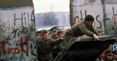 Stire din Actualitate : 30 de ani de la căderea comunismului. Dărâmați zidul Berlinului! (II)