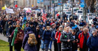 Stire din Actualitate : Berlin. Protest al organizaţiilor de mediu privind ameninţarea care vizează Antarctica