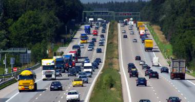 Stire din Eveniment : Germania a introdus taxă de drum  pentru șoferii străini