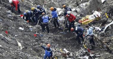 Stire din Actualitate : Accident Germanwings. Anchetatorii au preluat mostre ADN de la jumătate dintre victime