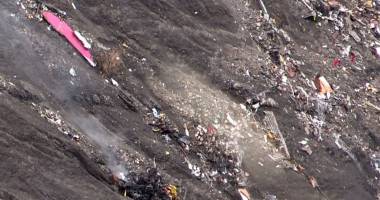 Galerie FOTO și VIDEO. IMAGINI DRAMATICE de la locul tragediei aviatice din Franța - 9