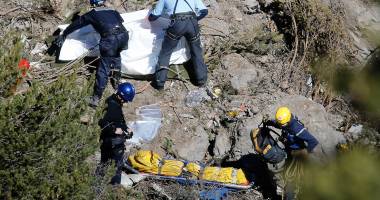 Stire din Actualitate : Avion prăbușit în Alpi. Înregistrări audio: "Deschide naibii ușa!"