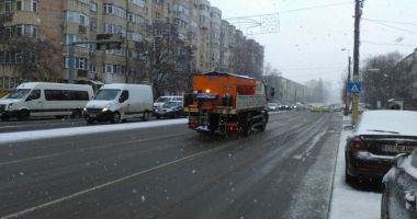 Stire din Social : Ger și viscol, la Constanța. Cum  se acționează pe arterele din municipiu