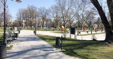 Stire din Social : Ger şi vreme când cu soare, când cu nori, la malul mării