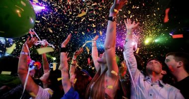 Stire din Actualitate : Cum s-au distrat românii de Revelion. Care au fost cele mai extravagante petreceri