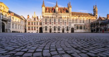 Stire din Actualitate : Un oraș turistic din Europa le cere turiștilor să nu mai fure pavele de pe străzi