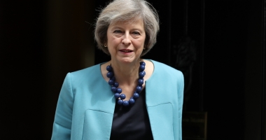 Stire din Actualitate : THERESA MAY, primul lider european care îl va vizita pe TRUMP