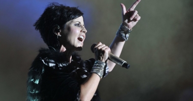 Stire din Monden : De ce a murit solista de la The Cranberries. Ce spun apropiații vedetei