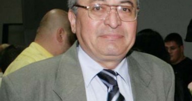 Stire din Cultură-Educație : Prof. Gevat Nejdet, noul director al Colegiului de Artă "Regina Maria"