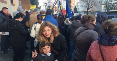 A ȘASEA ZI DE PROTESTE LA CONSTANȚA / Mii de oameni cer plecarea Guvernului Grindeanu / Galerie foto-video - 3