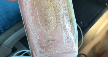Apple calcă pe urmele Samsung. Un iPhone 7 Plus a luat foc - 2
