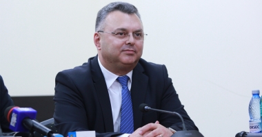 Stire din Politică-Administrație : Liderul PNL, Gheorghe Dragomir: Am să mă gândesc dacă renunț la Parlament!