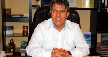 Stire din Politică-Administrație : "Proiectele nu sunt ale primarului, ci ale comunității locale"