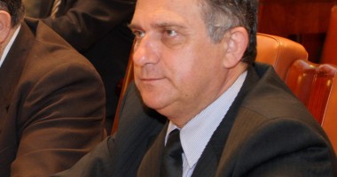 Stire din Politică-Administrație : Gheorghe Funar propune o nouă Constituție