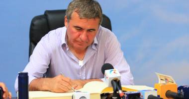 Primarul din Ovidiu, George Scupra,  i-a conferit titlul de cetățean de onoare lui Gheorghe Hagi - 6