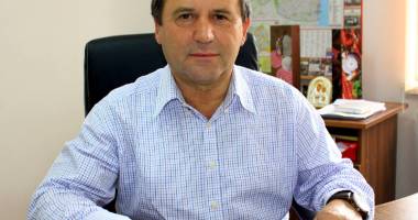 Stire din Politică-Administrație : Primăria Albești vrea să facă referendum, Prefectura se opune. "Se cere retrocedarea pășunilor"