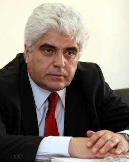 Stire din Eveniment : Universitarul Gheorghe Țarălungă  a fost suspendat