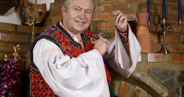 Stire din Cultură-Educație : Gheorghe Turda a leșinat pe scenă
