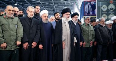 Stire din Actualitate : Ghidul suprem iranian s-a recules în fața sicriului cu rămășițele lui Soleimani