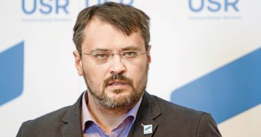 Stire din Politică-Administrație : Cristian Ghinea: „PNRR nu se blochează, dar reformele nefăcute vor costa bani”