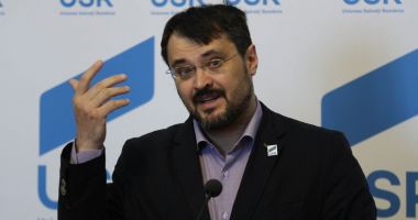 Stire din Politică-Administrație : Cristian Ghinea, semnal de alarmă că a fost respins sporul pentru medici