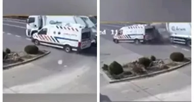 Stire din Eveniment : Ghinion incredibil. Pacient rănit într-un accident, lovit din nou în ambulanță după impactul cu un camion
