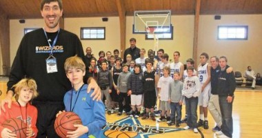 Stire din Sport : Tabără de baschet pentru copii, organizată de "Big Ghiță", la Constanța Fostul baschetbalist al naționalei României