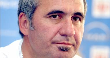 Stire din Sport : Gică Hagi e supărat! Ce scrisoare i-a transmis "generalului" Anghel Iordănescu