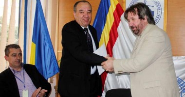 Stire din Politică-Administrație : Sindicaliștii din SNC vor candida pe listele lui Dan Diaconescu