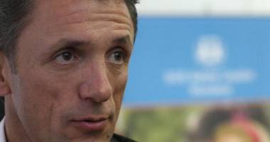 Stire din Sport : Turneu de fotbal între penitenciare: Gică Popescu, antrenorul echipei deținuților de la Jilava