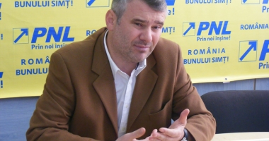 Stire din Politică-Administrație : "Rectificarea bugetară lasă cu ochii-n soare cultura românească"