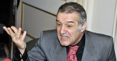 Stire din Monden : Gigi Becali, în pelerinaj la Muntele Athos