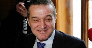 Stire din Sport : Gigi Becali a fost achitat în dosarul "Valiza"